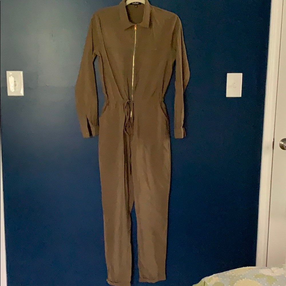 NWOT Lulu’s Olive Green ZIP up Jumpsuit